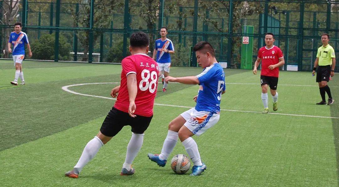 ‘beat365亚洲体育官方网站’
魅力之夜2020赛季贵阳业余足球甲级联赛 光合·π0(图5) ‘beat365亚洲体育官方网站’
魅力之夜2020赛季贵阳业余足球甲级联赛 光合·π0(图5)