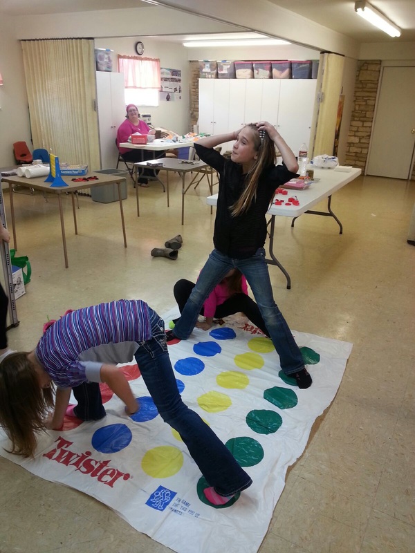 【新安社区】最美人间四月天 新安社区亲近自然登山活动:beat365官网(图3) beat365亚洲体育官方网站